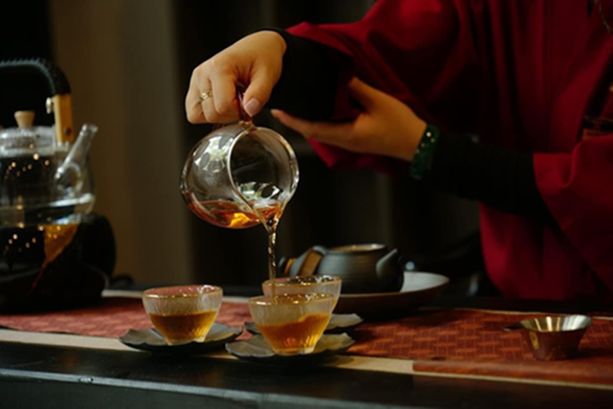 pha hồng trà ô long